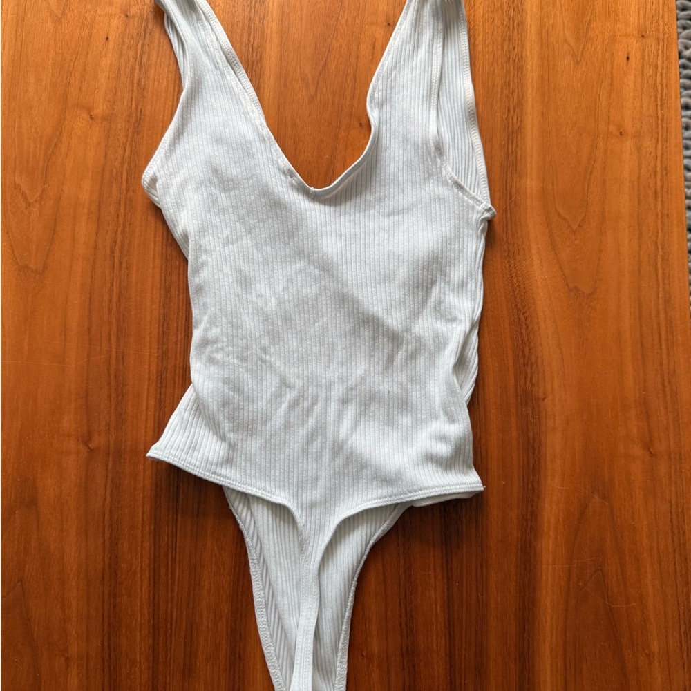 Babaton White Ribbed bodysuit - Picture 3 of 3